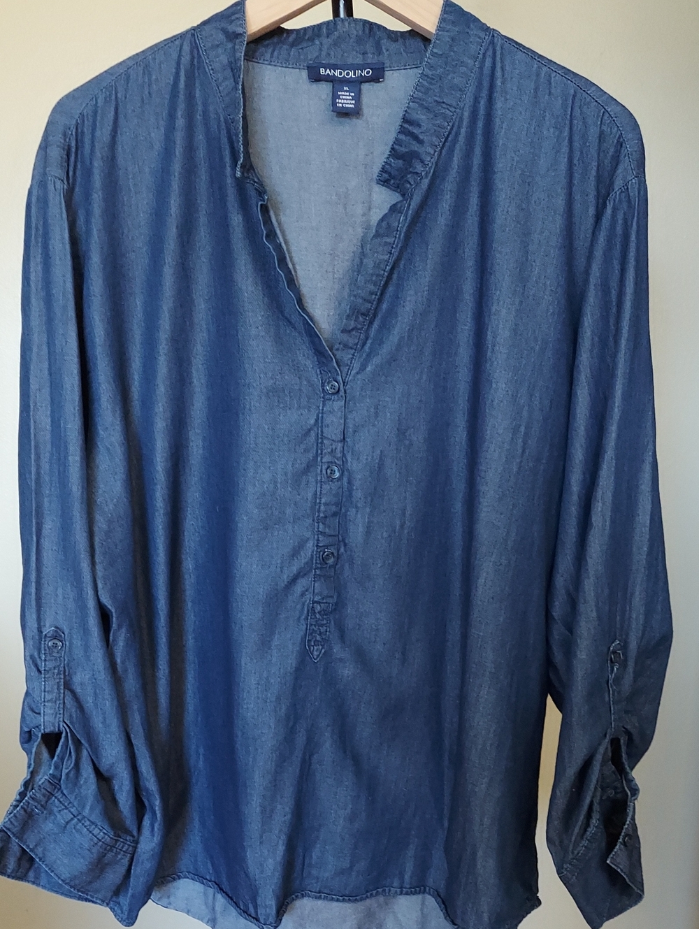 Bandolino Blue Denim Shirt  Women's Missy  Sz XL Long Sleeve